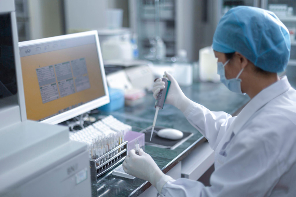 Taj Pharmaceuticals, Leading Darunavir Ethanolate & Ritonavir Tablet (800mg+100mg) Manufacturers Suppliers in India